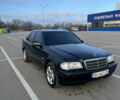 Черный Мерседес Ц-Класс, объемом двигателя 1.8 л и пробегом 428 тыс. км за 3499 $, фото 3 на Automoto.ua