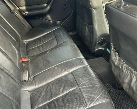 Черный Мерседес Ц-Класс, объемом двигателя 2 л и пробегом 337 тыс. км за 2999 $, фото 8 на Automoto.ua