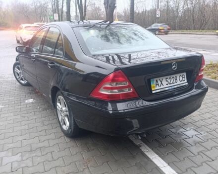 Чорний Мерседес Ц-Клас, об'ємом двигуна 2 л та пробігом 300 тис. км за 2900 $, фото 4 на Automoto.ua