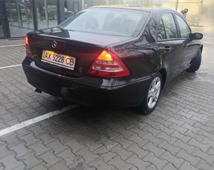 Чорний Мерседес Ц-Клас, об'ємом двигуна 2 л та пробігом 300 тис. км за 2900 $, фото 10 на Automoto.ua