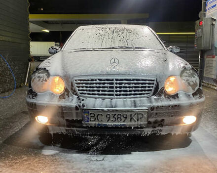 Чорний Мерседес Ц-Клас, об'ємом двигуна 2 л та пробігом 300 тис. км за 3500 $, фото 5 на Automoto.ua