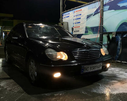 Чорний Мерседес Ц-Клас, об'ємом двигуна 2 л та пробігом 300 тис. км за 3500 $, фото 7 на Automoto.ua