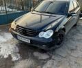 Чорний Мерседес Ц-Клас, об'ємом двигуна 3.2 л та пробігом 400 тис. км за 4700 $, фото 1 на Automoto.ua