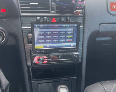 Чорний Мерседес Ц-Клас, об'ємом двигуна 2 л та пробігом 260 тис. км за 2598 $, фото 16 на Automoto.ua