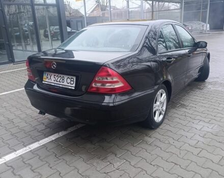 Чорний Мерседес Ц-Клас, об'ємом двигуна 2 л та пробігом 300 тис. км за 2900 $, фото 6 на Automoto.ua