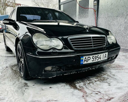 Черный Мерседес Ц-Класс, объемом двигателя 2 л и пробегом 475 тыс. км за 5800 $, фото 2 на Automoto.ua