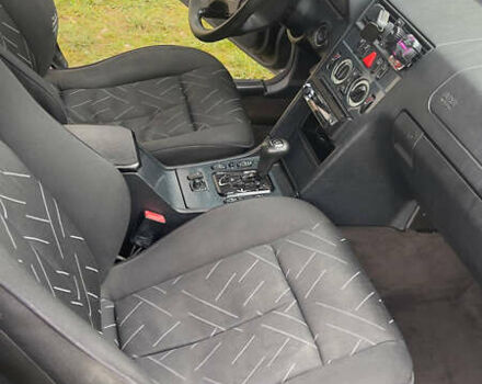 Чорний Мерседес Ц-Клас, об'ємом двигуна 2 л та пробігом 260 тис. км за 2598 $, фото 11 на Automoto.ua