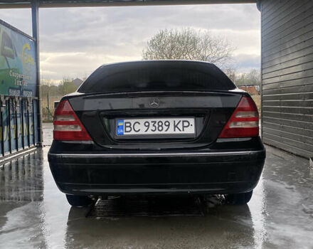Чорний Мерседес Ц-Клас, об'ємом двигуна 2 л та пробігом 300 тис. км за 3500 $, фото 3 на Automoto.ua