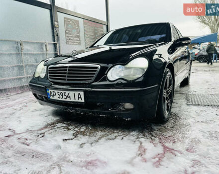 Черный Мерседес Ц-Класс, объемом двигателя 2 л и пробегом 475 тыс. км за 5800 $, фото 18 на Automoto.ua