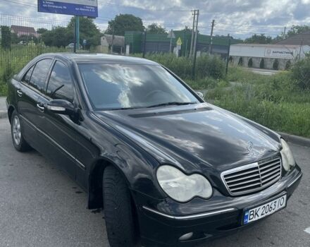 Чорний Мерседес Ц-Клас, об'ємом двигуна 2 л та пробігом 290 тис. км за 3250 $, фото 5 на Automoto.ua