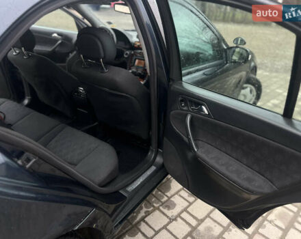 Чорний Мерседес Ц-Клас, об'ємом двигуна 2.15 л та пробігом 430 тис. км за 3650 $, фото 16 на Automoto.ua