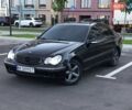 Черный Мерседес Ц-Класс, объемом двигателя 2 л и пробегом 394 тыс. км за 3700 $, фото 1 на Automoto.ua