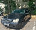 Чорний Мерседес Ц-Клас, об'ємом двигуна 2.2 л та пробігом 440 тис. км за 2600 $, фото 1 на Automoto.ua