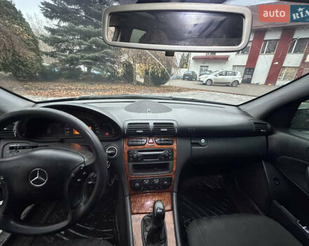 Чорний Мерседес Ц-Клас, об'ємом двигуна 2 л та пробігом 400 тис. км за 1950 $, фото 4 на Automoto.ua