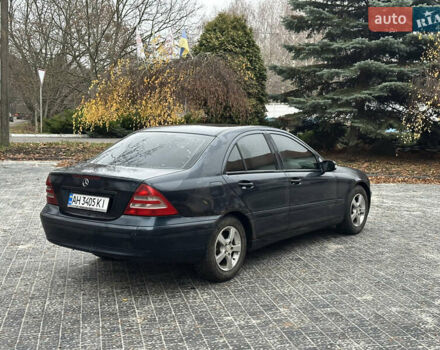 Чорний Мерседес Ц-Клас, об'ємом двигуна 2 л та пробігом 400 тис. км за 1950 $, фото 2 на Automoto.ua