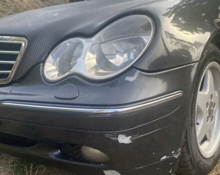 Черный Мерседес Ц-Класс, объемом двигателя 2.7 л и пробегом 300 тыс. км за 3400 $, фото 5 на Automoto.ua