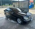 Чорний Мерседес Ц-Клас, об'ємом двигуна 2.15 л та пробігом 370 тис. км за 5500 $, фото 1 на Automoto.ua