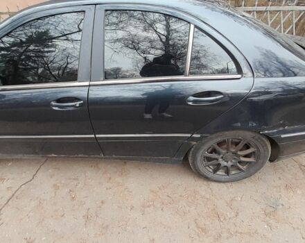 Черный Мерседес Ц-Класс, объемом двигателя 0 л и пробегом 400 тыс. км за 4200 $, фото 3 на Automoto.ua