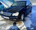 Черный Мерседес Ц-Класс, объемом двигателя 1.8 л и пробегом 300 тыс. км за 3500 $, фото 1 на Automoto.ua
