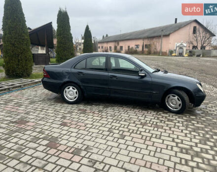 Чорний Мерседес Ц-Клас, об'ємом двигуна 2.15 л та пробігом 430 тис. км за 3650 $, фото 17 на Automoto.ua