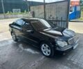 Черный Мерседес Ц-Класс, объемом двигателя 2.15 л и пробегом 370 тыс. км за 5500 $, фото 1 на Automoto.ua