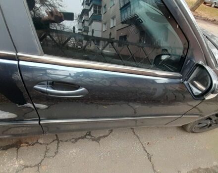 Черный Мерседес Ц-Класс, объемом двигателя 0 л и пробегом 400 тыс. км за 4200 $, фото 7 на Automoto.ua