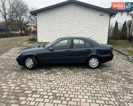 Чорний Мерседес Ц-Клас, об'ємом двигуна 2.15 л та пробігом 430 тис. км за 3650 $, фото 12 на Automoto.ua