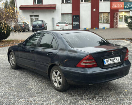 Чорний Мерседес Ц-Клас, об'ємом двигуна 2 л та пробігом 400 тис. км за 1950 $, фото 3 на Automoto.ua