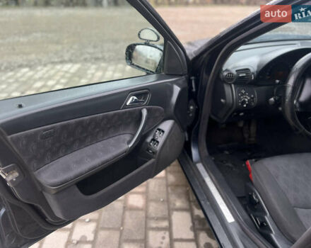 Чорний Мерседес Ц-Клас, об'ємом двигуна 2.15 л та пробігом 430 тис. км за 3650 $, фото 8 на Automoto.ua