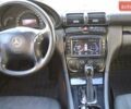 Чорний Мерседес Ц-Клас, об'ємом двигуна 2 л та пробігом 405 тис. км за 4100 $, фото 7 на Automoto.ua