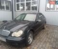 Мерседес Ц-Клас 2001 у Дрогобичі на Automoto.ua Чорний Мерседес Ц-Клас, об'ємом двигуна 2.69 л та пробігом 300 тис. км за 4499 $, фото 1 на Automoto.ua
