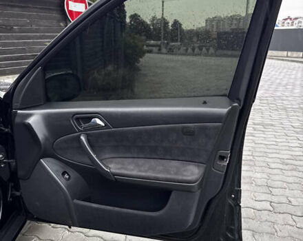 Мерседес Ц-Класс 2001 в Тернополе на Automoto.ua Черный Мерседес Ц-Класс, объемом двигателя 2 л и пробегом 250 тыс. км за 2400 $, фото 28 на Automoto.ua