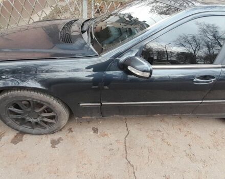 Черный Мерседес Ц-Класс, объемом двигателя 0 л и пробегом 400 тыс. км за 4200 $, фото 4 на Automoto.ua