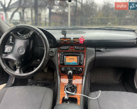 Чорний Мерседес Ц-Клас, об'ємом двигуна 2.15 л та пробігом 430 тис. км за 3650 $, фото 14 на Automoto.ua