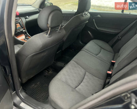 Чорний Мерседес Ц-Клас, об'ємом двигуна 2.15 л та пробігом 430 тис. км за 3650 $, фото 9 на Automoto.ua