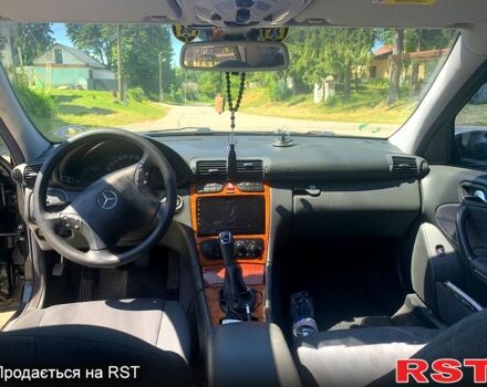 Черный Мерседес Ц-Класс, объемом двигателя 1.8 л и пробегом 240 тыс. км за 5500 $, фото 6 на Automoto.ua