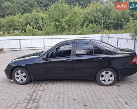 Черный Мерседес Ц-Класс, объемом двигателя 1.8 л и пробегом 300 тыс. км за 4000 $, фото 3 на Automoto.ua