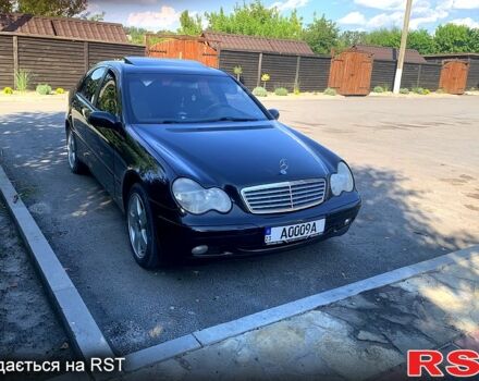 Черный Мерседес Ц-Класс, объемом двигателя 1.8 л и пробегом 240 тыс. км за 5500 $, фото 2 на Automoto.ua