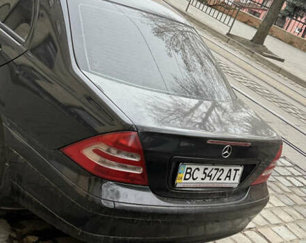 Черный Мерседес Ц-Класс, объемом двигателя 1.8 л и пробегом 372 тыс. км за 4200 $, фото 5 на Automoto.ua