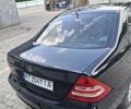 Черный Мерседес Ц-Класс, объемом двигателя 1.8 л и пробегом 300 тыс. км за 4000 $, фото 4 на Automoto.ua