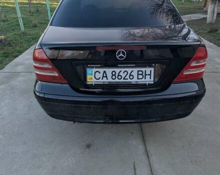 Чорний Мерседес Ц-Клас, об'ємом двигуна 2 л та пробігом 330 тис. км за 6000 $, фото 4 на Automoto.ua