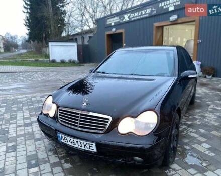 Черный Мерседес Ц-Класс, объемом двигателя 2 л и пробегом 360 тыс. км за 4200 $, фото 10 на Automoto.ua