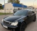 Черный Мерседес Ц-Класс, объемом двигателя 1.8 л и пробегом 439 тыс. км за 5200 $, фото 1 на Automoto.ua