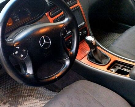 Черный Мерседес Ц-Класс, объемом двигателя 2 л и пробегом 500 тыс. км за 4300 $, фото 2 на Automoto.ua