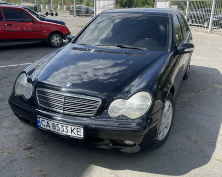 Чорний Мерседес Ц-Клас, об'ємом двигуна 2 л та пробігом 320 тис. км за 3700 $, фото 1 на Automoto.ua