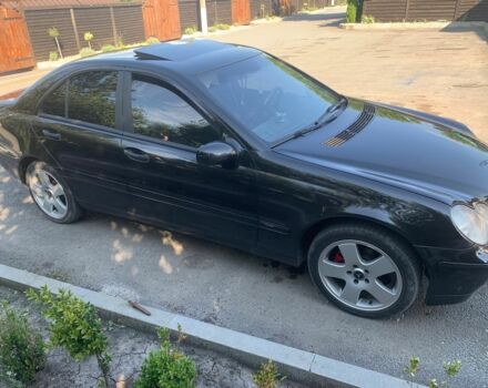 Черный Мерседес Ц-Класс, объемом двигателя 1.8 л и пробегом 240 тыс. км за 5500 $, фото 4 на Automoto.ua