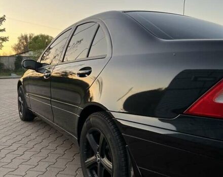 Мерседес Ц-Клас 2002 у Житомирі на Automoto.ua Чорний Мерседес Ц-Клас, об'ємом двигуна 1.8 л та пробігом 439 тис. км за 5200 $, фото 7 на Automoto.ua