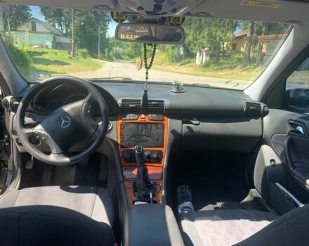 Черный Мерседес Ц-Класс, объемом двигателя 1.8 л и пробегом 240 тыс. км за 5500 $, фото 6 на Automoto.ua