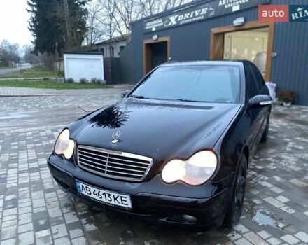 Черный Мерседес Ц-Класс, объемом двигателя 2 л и пробегом 360 тыс. км за 4200 $, фото 5 на Automoto.ua