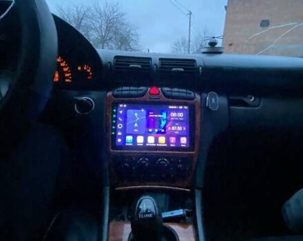 Черный Мерседес Ц-Класс, объемом двигателя 2 л и пробегом 360 тыс. км за 4200 $, фото 7 на Automoto.ua